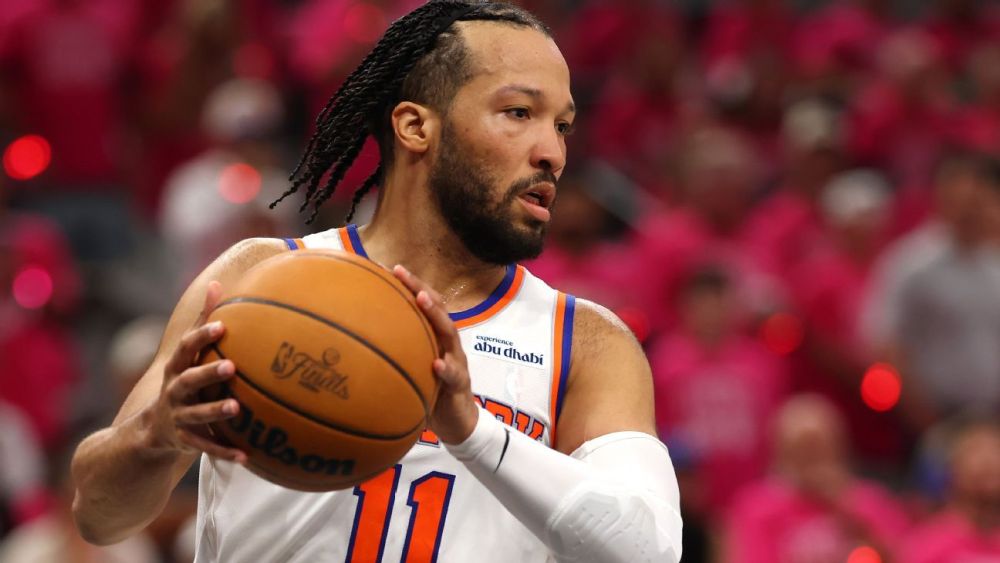Sources: Knicks' Jalen Brunson having surgery on left wrist - ESPN