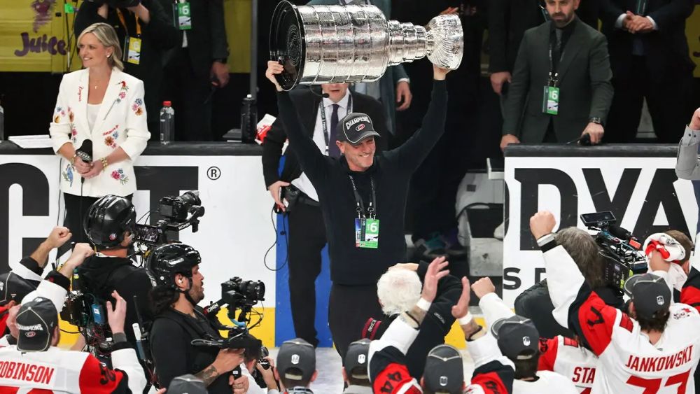 Hurricanes owner gets dragged for putting his kids names on the Stanley Cup