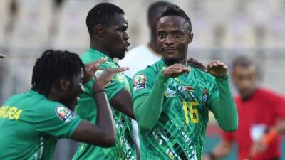 Afcon 2021: Guinea reach last 16 despite Zimbabwe defeat - bbc.com - Zimbabwe - Senegal -  Yaounde - Guinea - Malawi - Rwanda