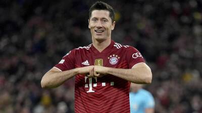 Lionel Messi - Robert Lewandowski - Michael Owen - Paris St Germain - Mo Salah - Michael Owen: Robert Lewandowski deserves 2021 Ballon d'Or prize - euronews.com - Argentina