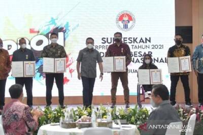 Five Athletes Receives Satyalancana Dharma Award for Olympics Accomplishment - en.tempo.co -  Athens - Indonesia -  Jakarta