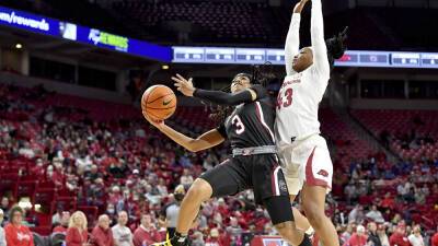 Dawn Staley - Aliyah Boston, Destanni Henderson help No. 1 South Carolina beat Arkansas - foxnews.com -  Boston - state Texas - state Missouri - state Alabama - state Arkansas - state South Carolina