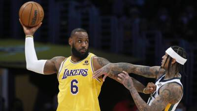 Russell Westbrook - Austin Reaves - Rudy Gobert - LeBron James scores 25 as Lakers end three-game skid, beat Jazz - foxnews.com - Los Angeles -  Los Angeles - state California - state Utah -  Anaheim