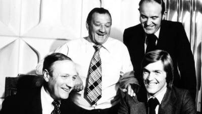 John Smith - Gerard Houllier - Liverpool: Peter Robinson, former Anfield chief executive, dies aged 86 - bbc.com - Scotland