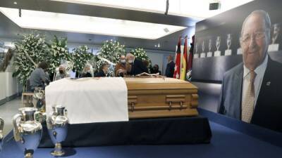 Emotivo adiós a Gento en el Bernabéu: Florentino, Ancelotti, Marcelo, Laporta... - en.as.com - Portugal - Madrid