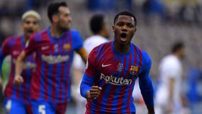 Luuk De-Jong - Cumbre con Ansu para decidir su titularidad - en.as.com -  Memphis