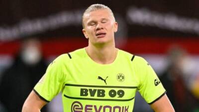 Borussia Dortmund - Axel Witsel - St Pauli 2-1 Borussia Dortmund: Holders stunned by Bundesliga 2 side in German Cup - bbc.com - Germany