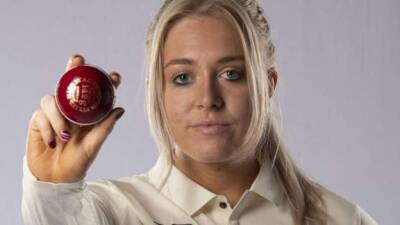 Women's Ashes: England's Sarah Glenn on nails, social media and being a positive influence - bbc.com - Australia