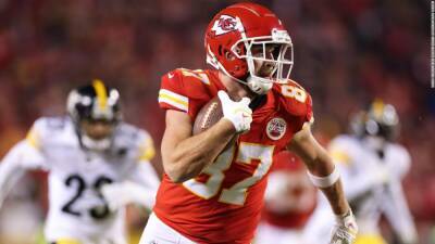 Travis Kelce - Jason Kelce - Travis Kelce's mom surprises him with question at postgame news conference after two games in one day - edition.cnn.com - Florida - county Eagle -  Kansas City - state Missouri - county Travis