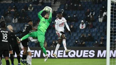 Donnarumma sigue dando razones para ser titular - en.as.com