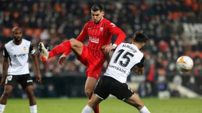 El Valencia - Rafa Mir - VALENCIA SEVILLA | El aspirante toca hueso - en.as.com