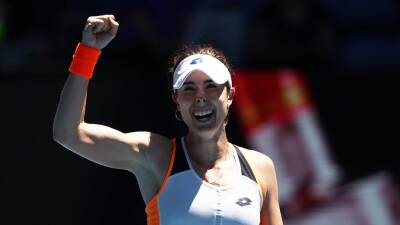 Iga Swiatek - Garbine Muguruza knocked out of the Australian Open by Alize Cornet, Iga Swiatek eases through - eurosport.com - Australia