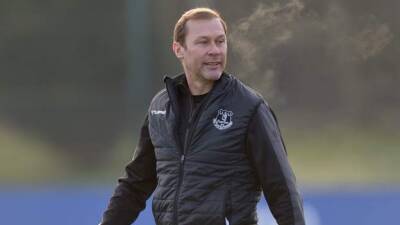 Rafael Benitez - Duncan Ferguson - Aston Villa - Marco Silva - Duncan Ferguson: Everton caretaker boss wants players to 'run themselves into the ground' - bbc.com - Scotland -  Norwich -  Ferguson