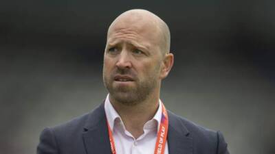 Graeme Swann - Age-group cricket pricing out talented children, says former England wicketkeeper Matt Prior - bbc.com