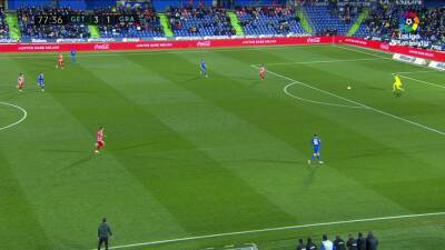 En LaLiga también suceden: uno de esos goles que siempre temes cuando le dan un pase al portero - en.as.com - Australia - Madrid