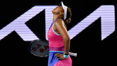 Naomi Osaka - Ash Barty - Camila Giorgi - Amanda Anisimova - Naomi Osaka defeated by Amanda Anisimova at Australian Open, Ash Barty through to fourth round - abc.net.au - France - Italy - Usa - Australia