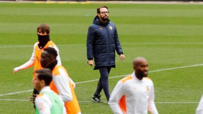 Carlos Soler - El Valencia - Daniel Wass - Bordalás, sobre las filtraciones: "A ver si esto es Guantánamo... y hay escuchas" - en.as.com - Madrid -  Santiago