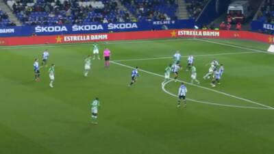 Carlos Alcaraz - Jordi Alba - ¡A la altura de los más grandes! El taconazo que se inventó Canales para asistir a Borja Iglesias - en.as.com - Madrid