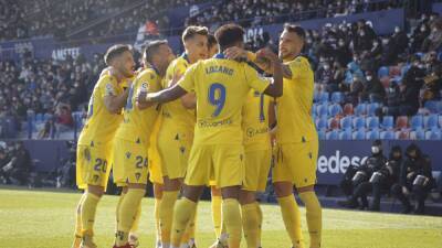 Levante 0 - Cádiz 2: resumen, goles y resultado de LaLiga Santander - en.as.com - Santander