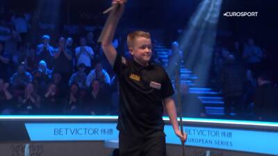 Barry Hawkins - Shaun Murphy - Mark Allen - Stan Moody slips to Oliver Lines defeat in history-making match at Snooker Shoot Out at Morningside Arena - eurosport.com - Germany