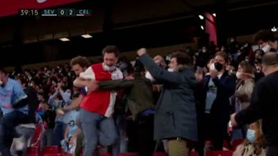 Tiene que ser una despedida de soltero: la celebración en el Pizjuán que es TT - en.as.com - Madrid