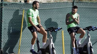 El Mallorca - Gonzalo Verdú y Josan, del infierno al cielo en cuatro años - en.as.com -  Santa