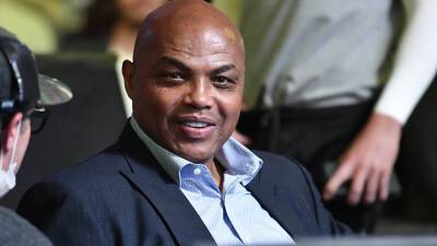 Charles Barkley - Shaquille Oneal - Charles Barkley hears from Twitter users after licking his eyeglasses on TV - foxnews.com - county Dallas - county Maverick - state Delaware