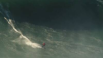 Las olas gigantes de Nazaré, a cámara lenta y con el Nessun dorma - en.as.com - Portugal