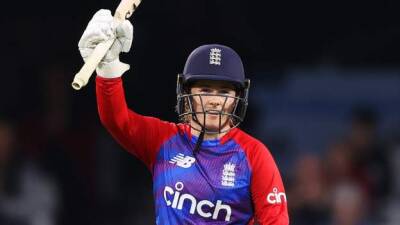 Nat Sciver - Tammy Beaumont - Jos Buttler - Tammy Beaumont: England batter named women's T20 international cricketer of the year - bbc.com - Australia - Ireland - New Zealand - India - Sri Lanka - Pakistan -  Wellington