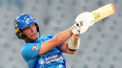 Alex Carey - Sydney Sixers - Alex Hales - Big Bash League: Ian Cockbain stars again as Adelaide Strikers knock out Sydney Thunder - bbc.com - Australia - Melbourne