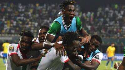 Bertrand Traore - Afcon 2021: Burkina Faso beat Gabon on penalties after 1-1 draw - bbc.com - Tunisia - Cameroon - Burkina Faso - Gabon - Nigeria