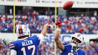Josh Allen - Josh Allen's elaborate handshakes with Buffalo Bills teammates about more than just having fun - Buffalo Bills Blog- ESPN - espn.com - Jordan - county Buffalo - state New York -  Kansas City