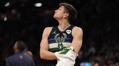 Alex Caruso - Grayson Allen - La NBA sanciona con un partido a Allen tras su golpazo a Caruso - en.as.com
