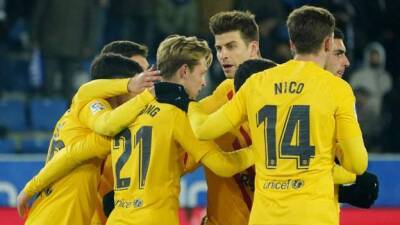 Ferran Torres - Sergio Busquets - Frenkie De-Jong - Jordi Alba - Atletico Madrid - Ronald Araújo - Alaves 0-1 Barcelona: Frenkie de Jong scores late winner for Barca - bbc.com - Manchester - Netherlands - Spain
