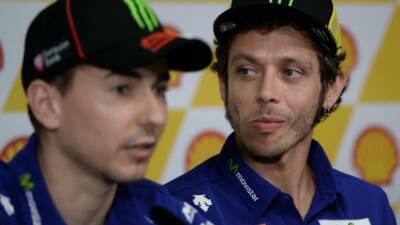 Valentino Rossi - Jorge Lorenzo - Rossi: "Era difícil no pelearse con Lorenzo" - en.as.com