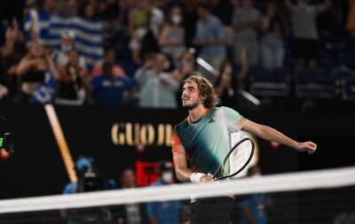 Roger Federer - Rafael Nadal - Jannik Sinner - Alex De-Minaur - Taylor Fritz - Stefanos Tsitsipas - Tsitsipas wins five-set thriller to reach quarter-final - beinsports.com - France - Italy - Usa - Australia - Melbourne - Greece