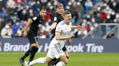 El Valencia - Daniel Wass - El Valencia planteó la cesión de Raúl Guti, pero el Elche lo blinda - en.as.com