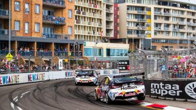Fans promised new race date as COVID again stalls Newcastle Supercars opener - abc.net.au - Australia