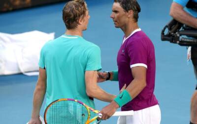 Roger Federer - Rafael Nadal - Denis Shapovalov - Alexander Zverev - Matteo Berrettini - Novak Djokovic - Ailing Nadal survives Shapovalov thriller to reach semis - beinsports.com - Spain - Australia - Melbourne