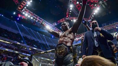 Francis Ngannou - Mike Tyson - ¿Quién es Francis Ngannou, el rey de los pesados de la UFC? - en.as.com