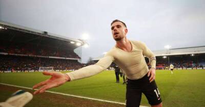 Virgil Van-Dijk - Jordan Henderson's heartwarming gesture after fan steals Liverpool captain's shirt - msn.com - Manchester - Jordan
