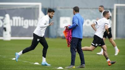 Julio Velázquez - Funes ejerce como interino y Manolo aprieta por el relevo de José Alberto - en.as.com