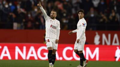 Erik Lamela - Julen Lopetegui - SEVILLA I El dulce exilio de Papu Gómez - en.as.com - Santander