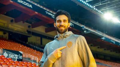 El Valencia - "El Valencia acierta con el fichaje de Cömert, es muy bueno" - en.as.com