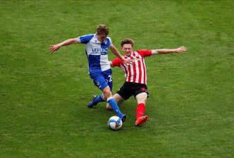 Lee Johnson - ‘Spend the 200k on the pitch’ – These Sunderland fans react to transfer news - msn.com