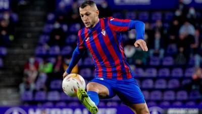 Stoichkov: "Ojalá pueda jugar con Primera con el Eibar" - en.as.com