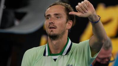 Danielle Collins - Daniil Medvedev the Mimic, Danielle Collins climbs high, Angella Okutoyi makes history - Australian Open Diary - eurosport.com - Russia - Australia