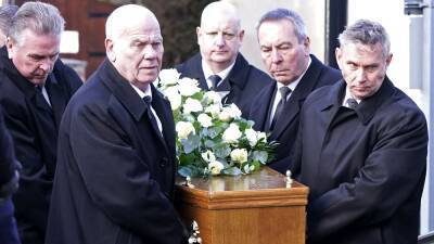 Dickie Bird pays tribute to ‘outstanding man’ Ray Illingworth at his funeral - bt.com - Australia
