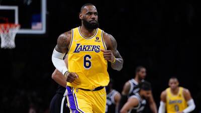 Frank Vogel - Frank Franklin II (Ii) - Brooklyn Nets - LA's LeBron James sits out vs 76ers with sore left knee - foxnews.com - New York - Los Angeles -  Los Angeles