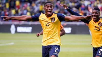Emerson Royal - Ecuador 1-1 Brazil: Felix Torres header earns hosts a draw in World Cup qualifier - bbc.com - Qatar - Brazil - Usa - Argentina - Ecuador - county Alexander